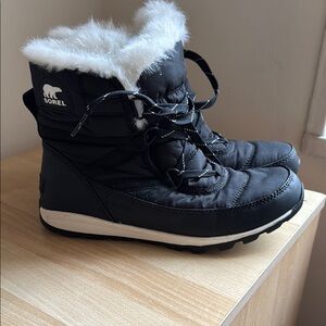 EUC Sorel Whitney Short Winter Boot!